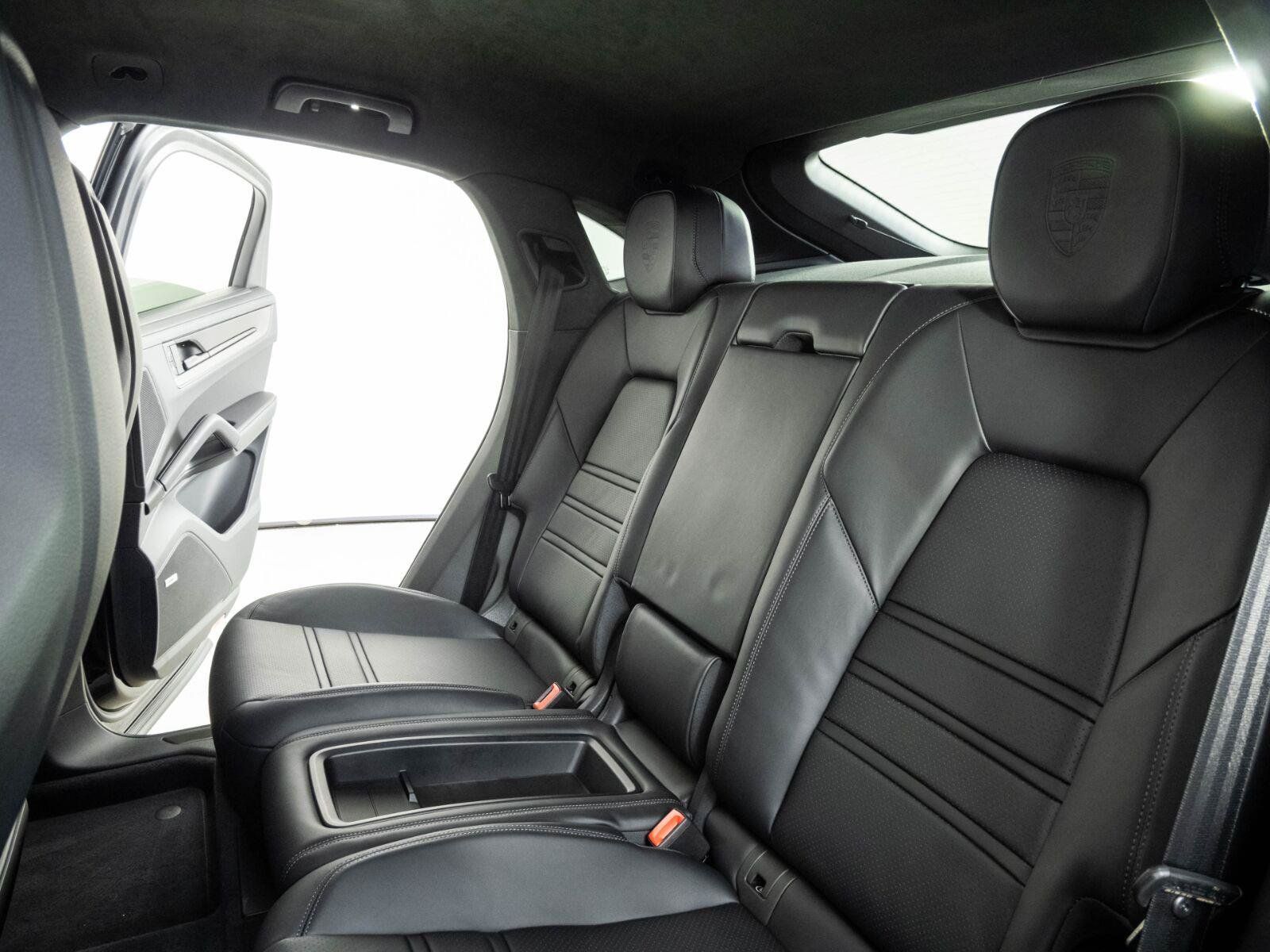 New 2026 Porsche Cayenne Turbo GT AWD/4WD image 22