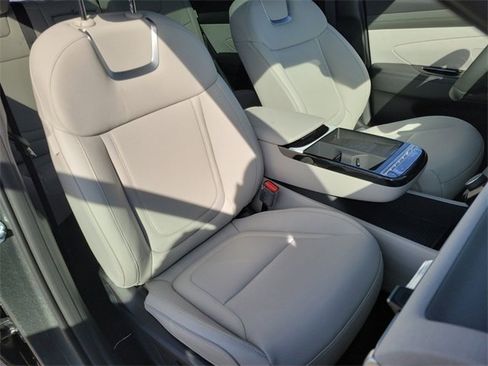 New 2025 Hyundai Tucson Limited image 19