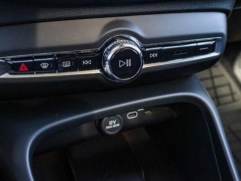 New 2026 Volvo XC40 B5 Ultra w/ Climate Package image 33