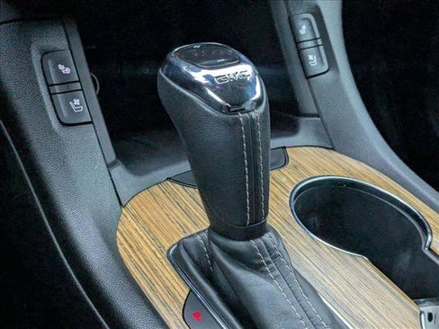 Used 2017 GMC Acadia Denali image 12