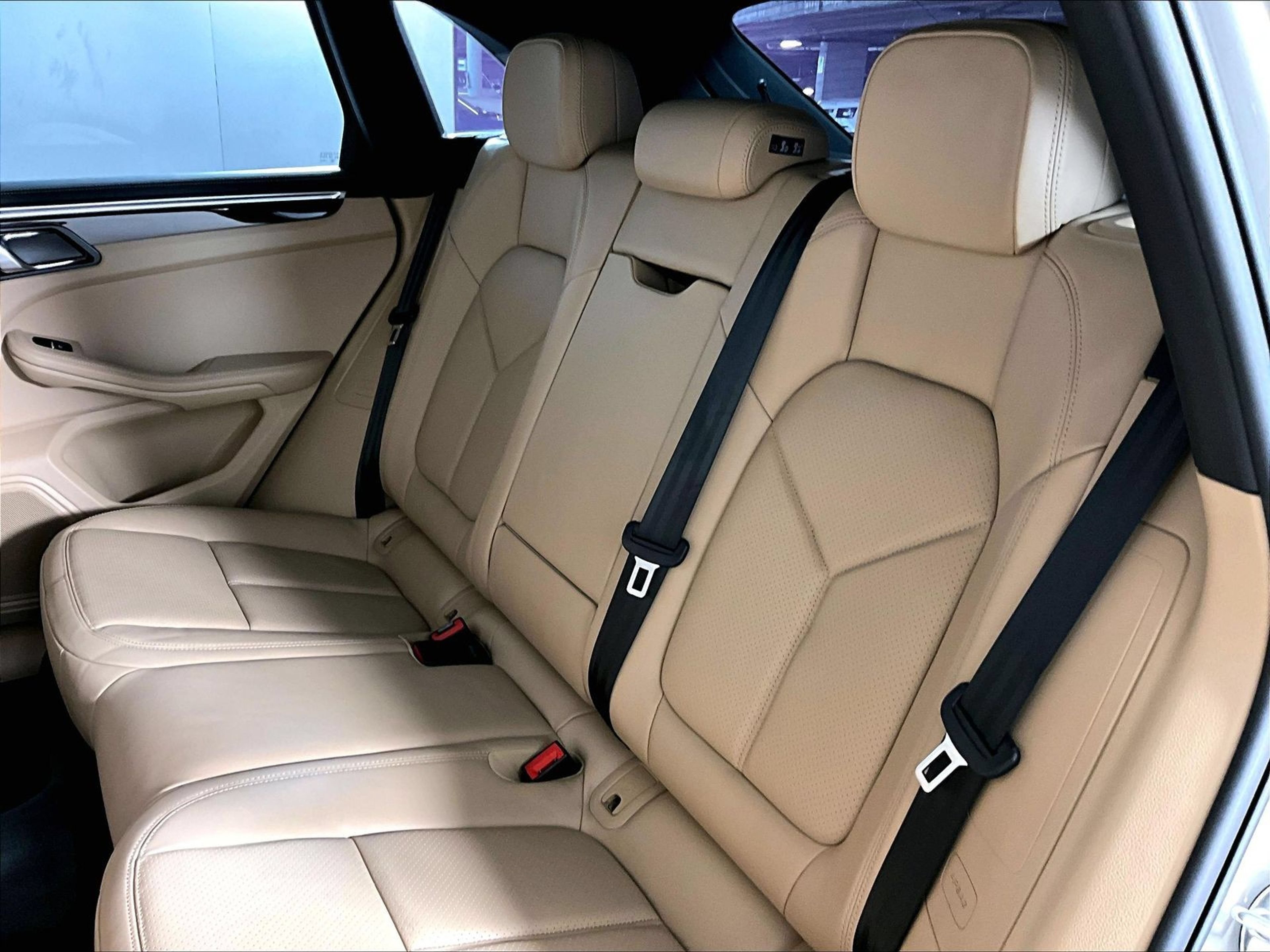 Certified 2021 Porsche Macan S AWD/4WD image 20