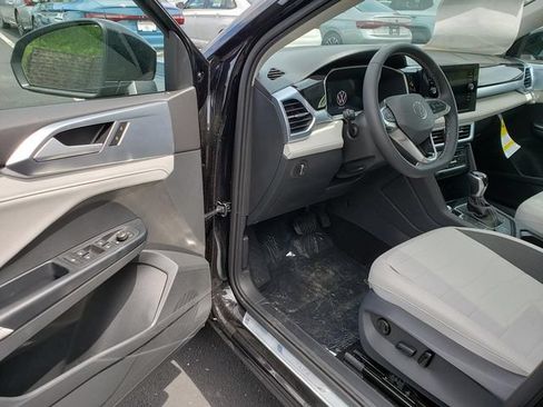 New 2026 Volkswagen Taos SE AWD/4WD image 6