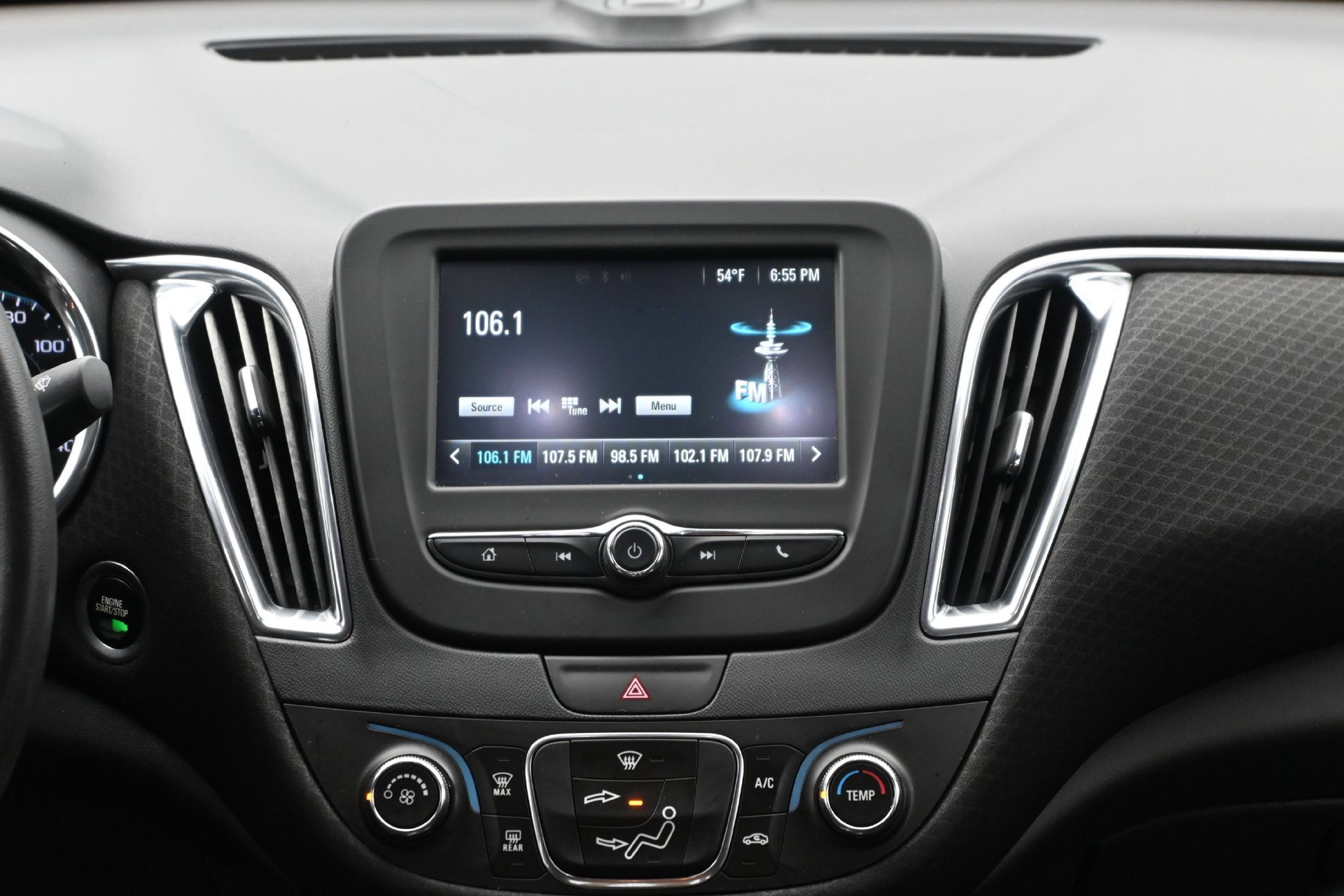 Used 2016 Chevrolet Malibu LT FWD image 17