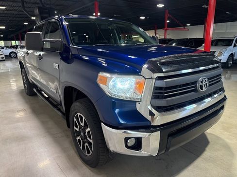 Used 2014 Toyota Tundra SR5 w/ TRD Off Road Package AWD/4WD image 8