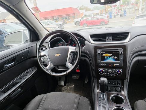 Used 2016 Chevrolet Traverse LT image 21