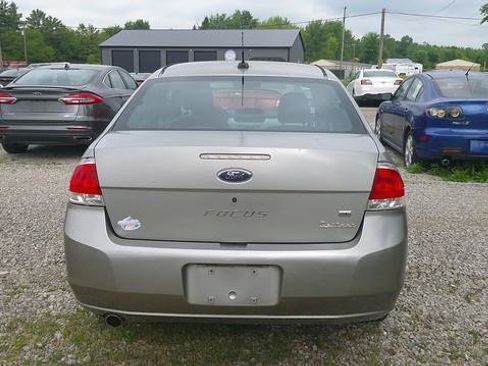 Used 2008 Ford Focus SE FWD image 4
