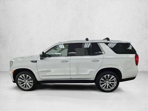Used 2021 GMC Yukon Denali w/ Denali Premium Package AWD/4WD image 9