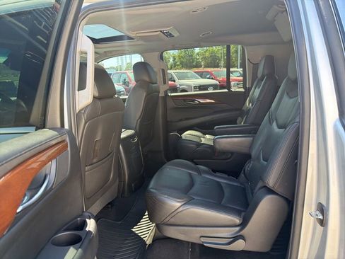Used 2018 Cadillac Escalade ESV Premium Luxury w/ LPO, Radiant Package AWD/4WD image 14