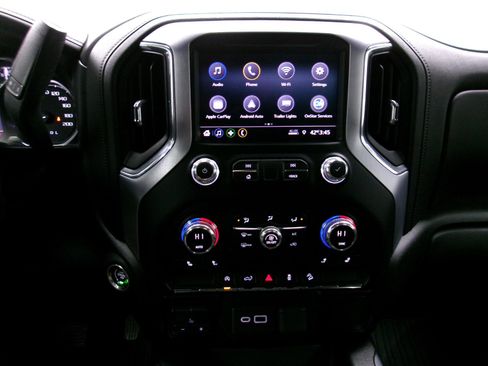 Used 2020 GMC Sierra 1500 Elevation w/ Elevation Value Package image 9