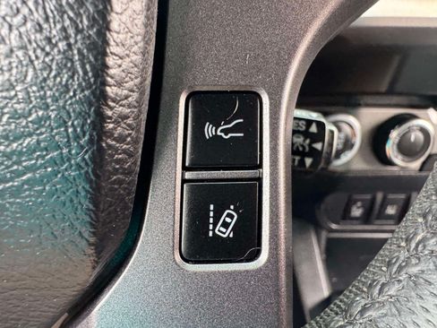 Certified 2022 Toyota Tacoma TRD Sport w/ Technology Package AWD/4WD image 32