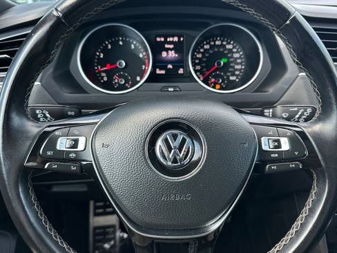 Used 2021 Volkswagen Tiguan SE R-Line FWD image 31