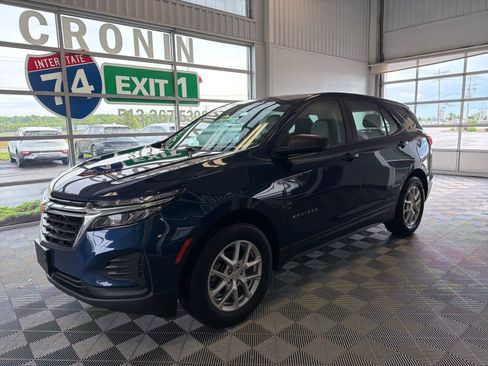 Used 2023 Chevrolet Equinox LS w/ LPO, Floor Liner Package AWD/4WD image 3