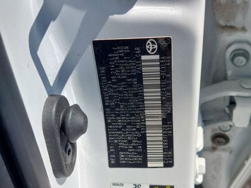 Used 2024 Toyota Corolla LE image 33