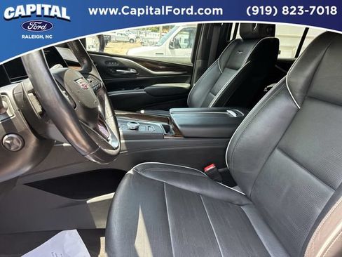 Used 2023 Cadillac Escalade Premium Luxury AWD/4WD image 19