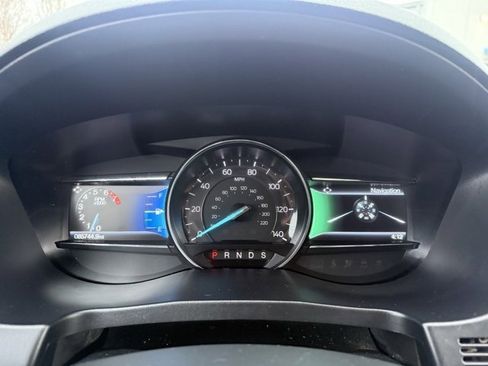 Used 2018 Ford Explorer XLT w/ Equipment Group 202A image 19