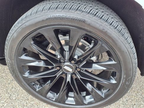 Used 2026 Cadillac Escalade Platinum Sport w/ LPO, ONYX Package AWD/4WD image 9