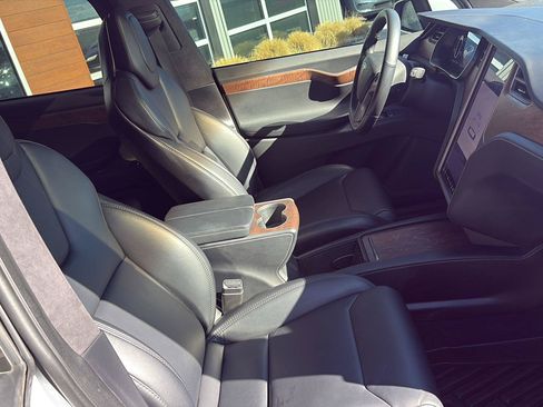 Used 2019 Tesla Model X Performance AWD/4WD image 12