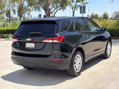 Used 2023 Chevrolet Equinox LS FWD image 3