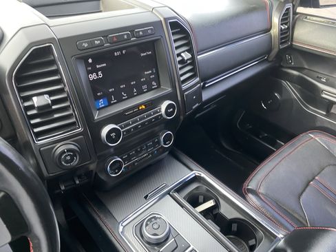 Used 2019 Ford Expedition Limited image 18
