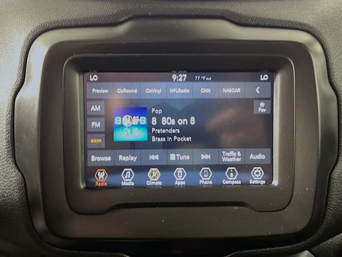 Used 2020 Jeep Renegade Latitude AWD/4WD image 27