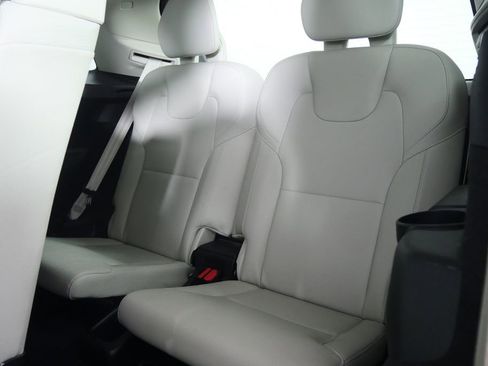 Used 2020 Volvo XC90 T5 Momentum w/ Protection Package FWD image 13