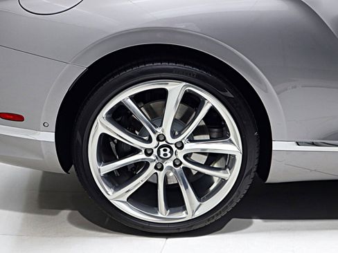 Used 2023 Bentley Continental GT Azure image 57