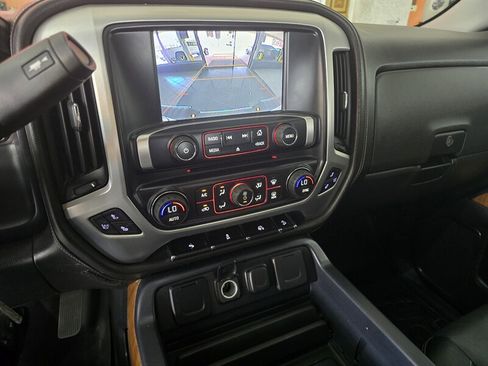 Used 2014 GMC Sierra 1500 SLT w/ Suspension Package, Off-Road AWD/4WD image 22
