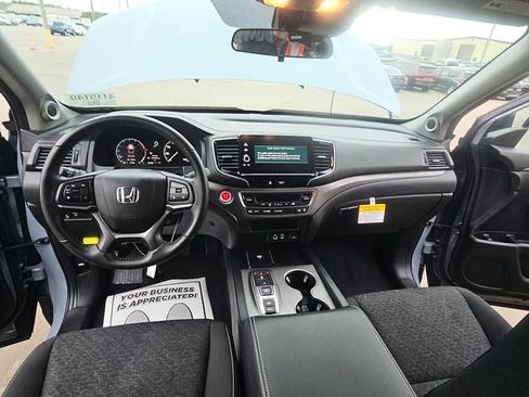 Used 2024 Honda Ridgeline Sport image 11