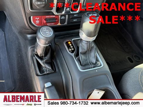 Used 2024 Jeep Wrangler Willys image 25