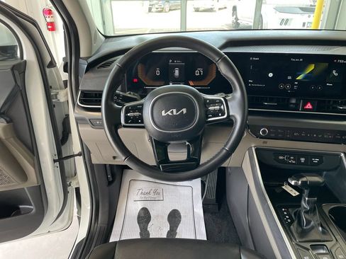 Used 2026 Kia Carnival FWD image 14