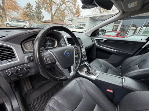 Used 2015 Volvo XC60 T5 image 9
