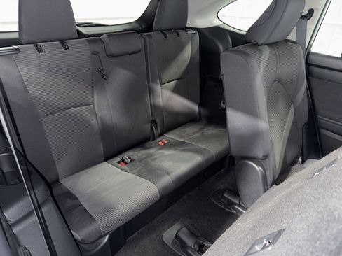 Used 2024 Toyota Highlander LE AWD/4WD image 15