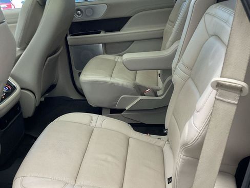 Used 2021 Lincoln Navigator Reserve w/ Luxury Package AWD/4WD image 10