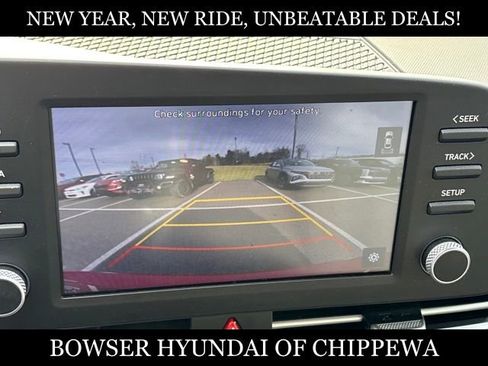 Used 2023 Hyundai Elantra SEL image 14