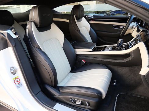 Used 2020 Bentley Continental GT image 21