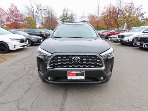 Used 2024 Toyota Corolla Cross XLE image 6