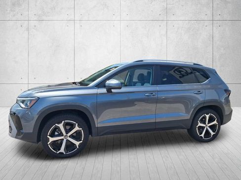 Used 2025 Volkswagen Taos SEL AWD/4WD image 8