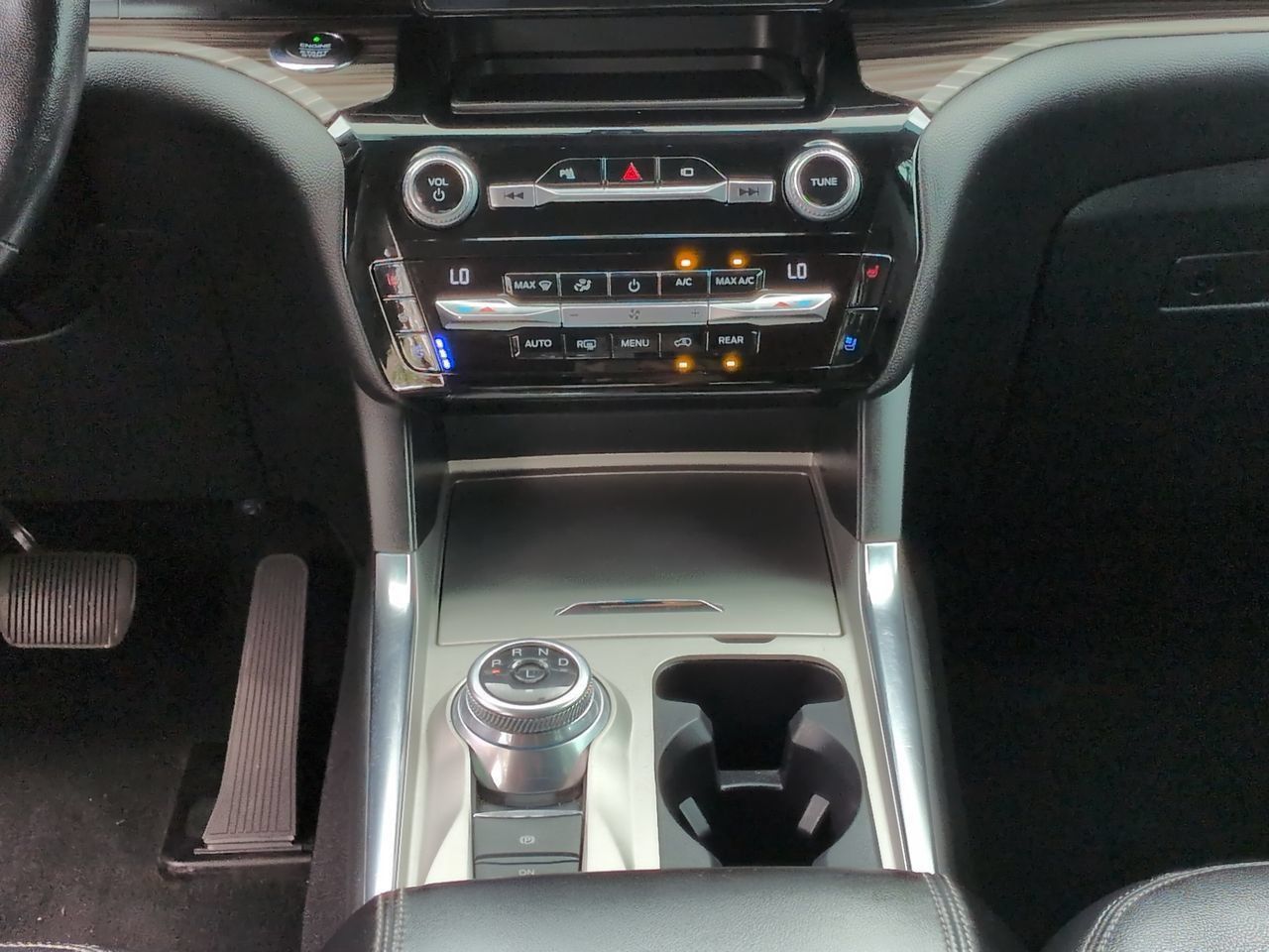 Used 2021 Ford Explorer Limited w/ Equipment Group 301A RWD image 19