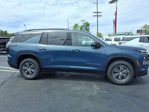 New 2026 Chevrolet Traverse LT image 2