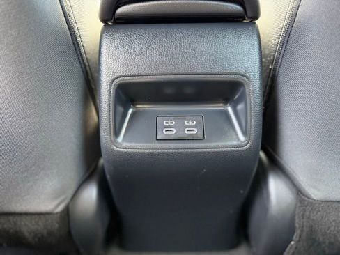 Used 2023 Toyota Corolla SE image 7