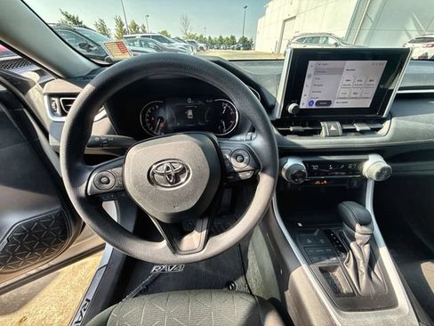 Used 2024 Toyota RAV4 XLE AWD/4WD image 14