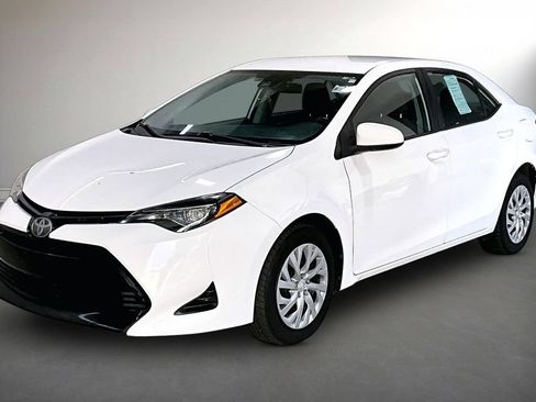 Used 2019 Toyota Corolla LE FWD image 3