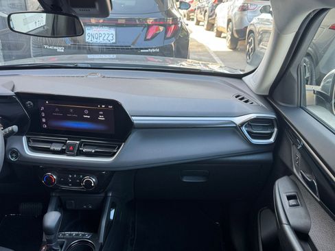 Used 2025 Chevrolet TrailBlazer LT image 33