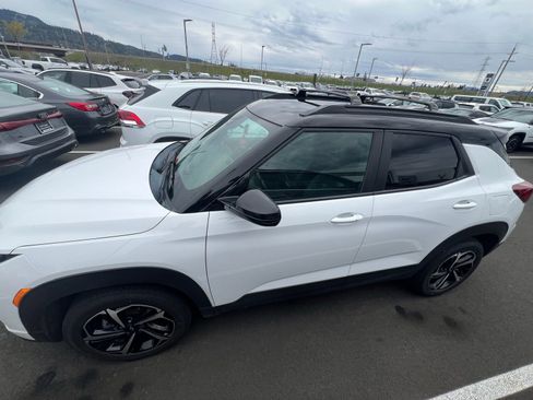 Used 2023 Chevrolet TrailBlazer RS image 3