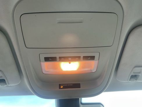 Used 2020 Chevrolet Colorado LT w/ Safety Package image 18