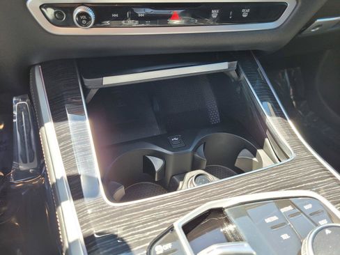 Used 2025 BMW X5 xDrive40i w/ M Sport Package AWD/4WD image 28