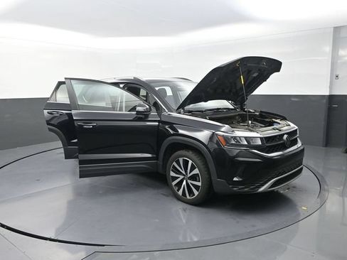 Used 2024 Volkswagen Taos SE FWD image 38