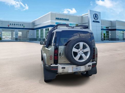 Used 2022 Land Rover Defender 110 SE image 3