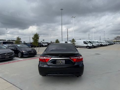 Used 2017 Toyota Camry LE image 5