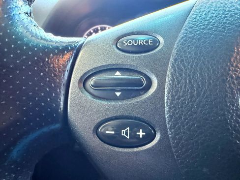 Used 2010 Nissan Altima 3.5 SR FWD image 12